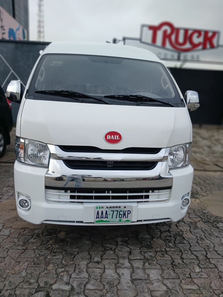  Toyota HiAce H200 High Roof - 5th generation (2005 - present).